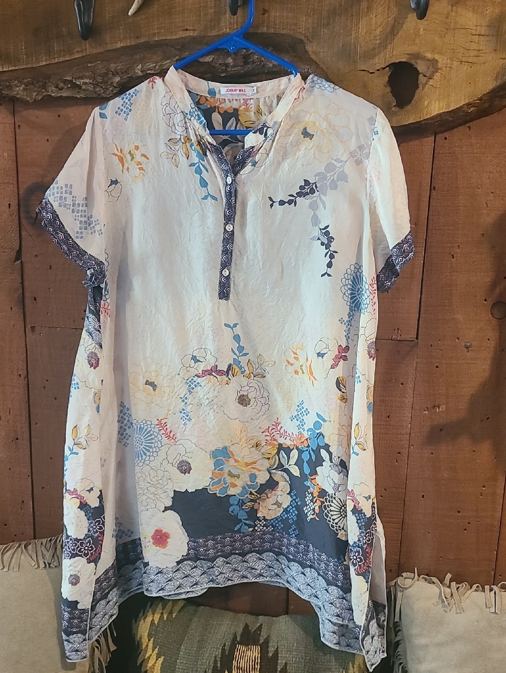 Johnny Was White Floral Tunic . 100% Silk